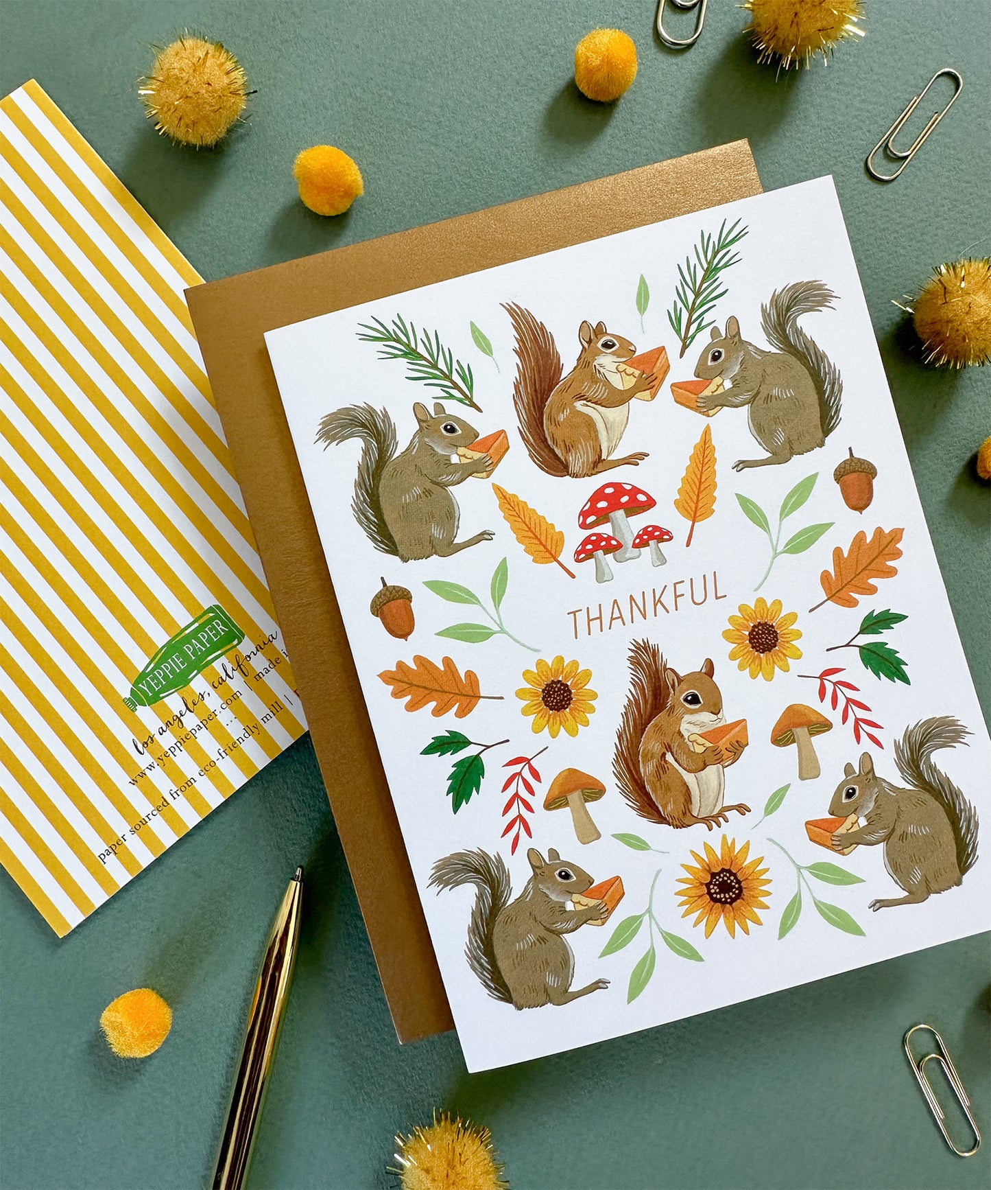 THANKFUL SQUIRRELS - THANKSGIVING GREETING CARD